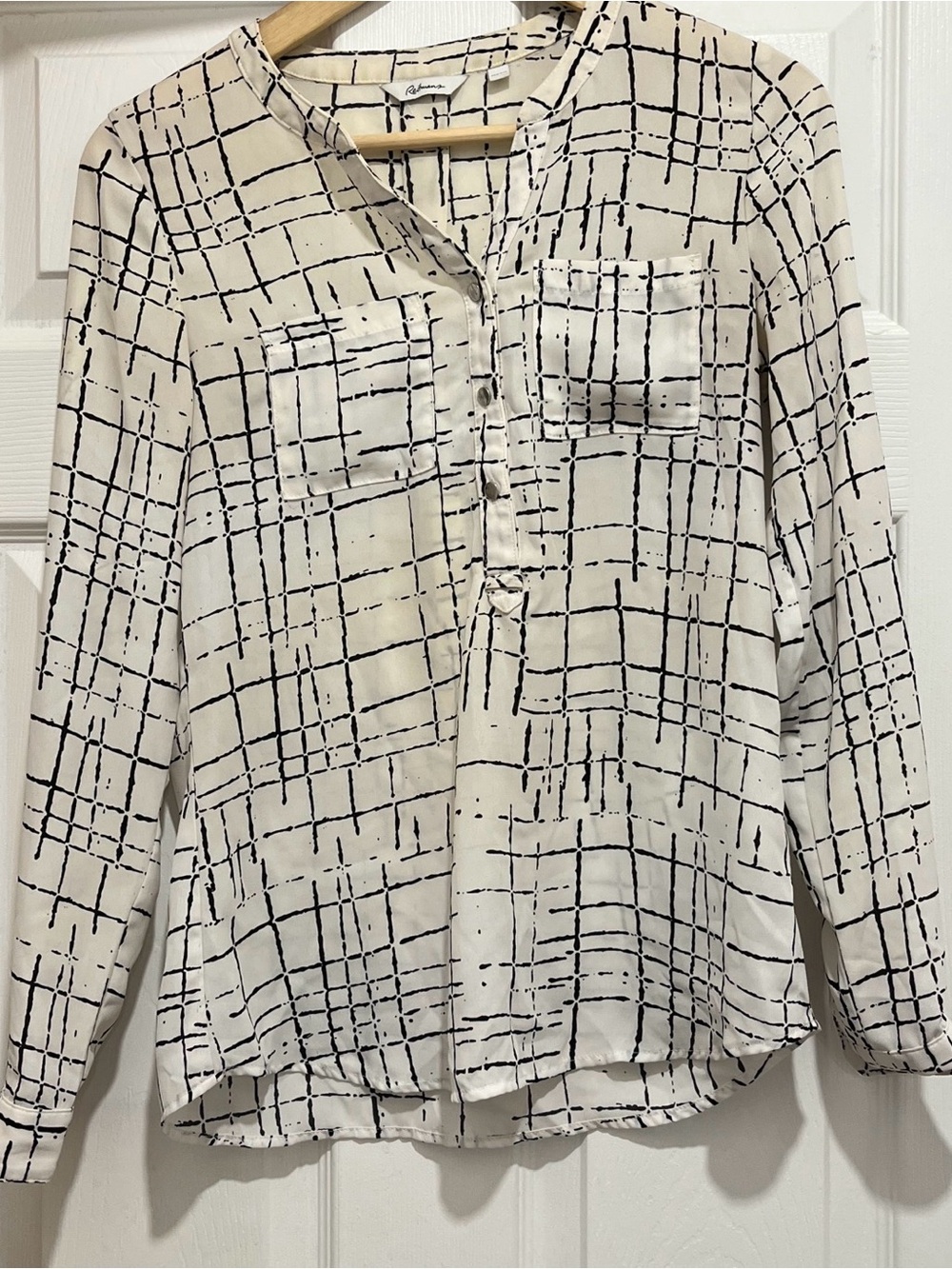 Reitmans Cream & Black Grid-Print Button-Front Blouse
